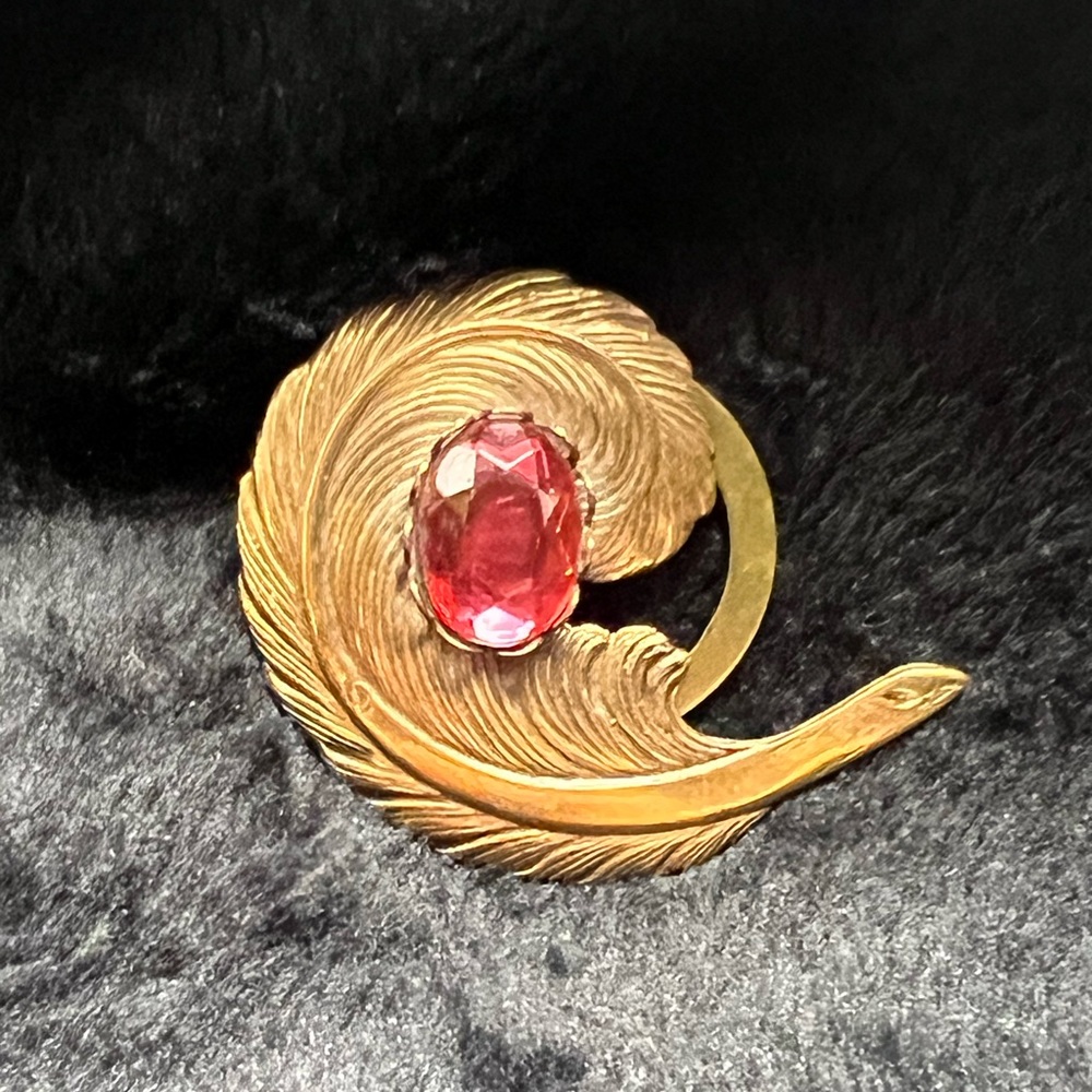 Vintage Art Nouveau Feather Dress Scarf Clip